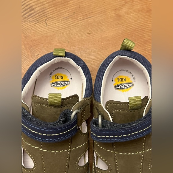 New Keen Boy Green Sandals - Picture 3 of 5